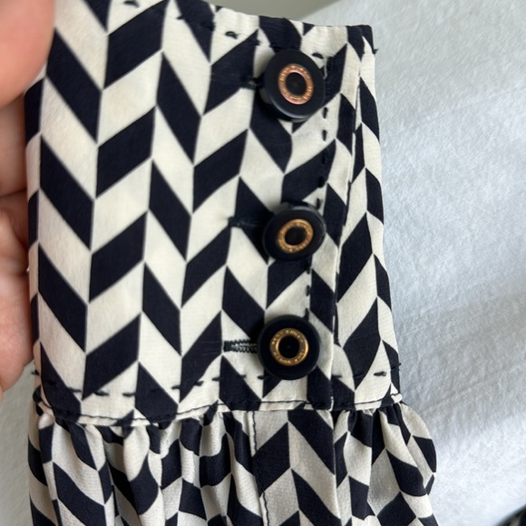 Tory Burch, silk blouse, size 2 - Picture 5 of 7